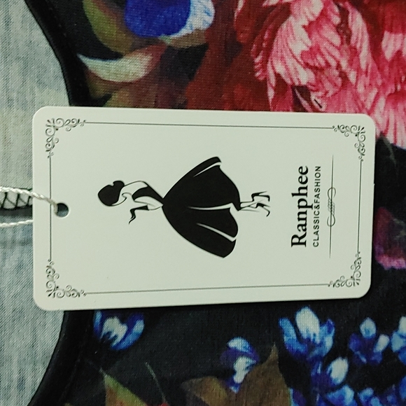 Ranphee Floral Blouse - Picture 4 of 4